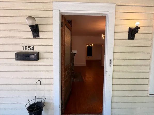 1854 Old Shell Rd, Mobile, AL 36607