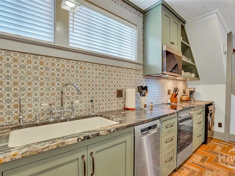 410 1/2 E Victory Dr #CARRIAGE HOUSE — Photo 9