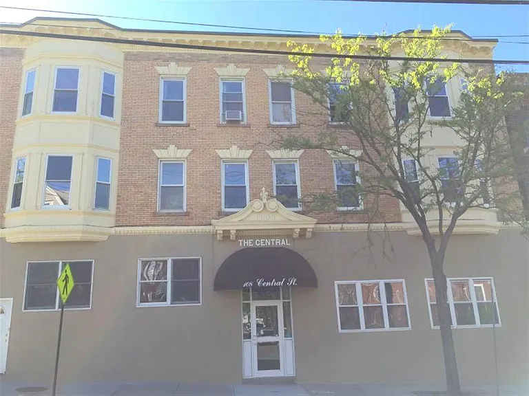 106 Central St #1R — Photo 9