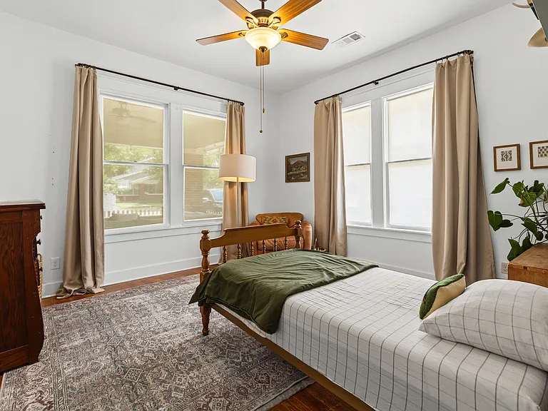 2260 Fairmount Ave — Photo 28