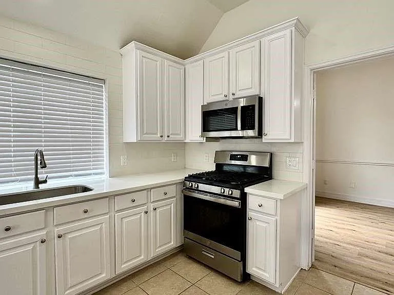 7510 Golden Thistle Ln — Photo 23