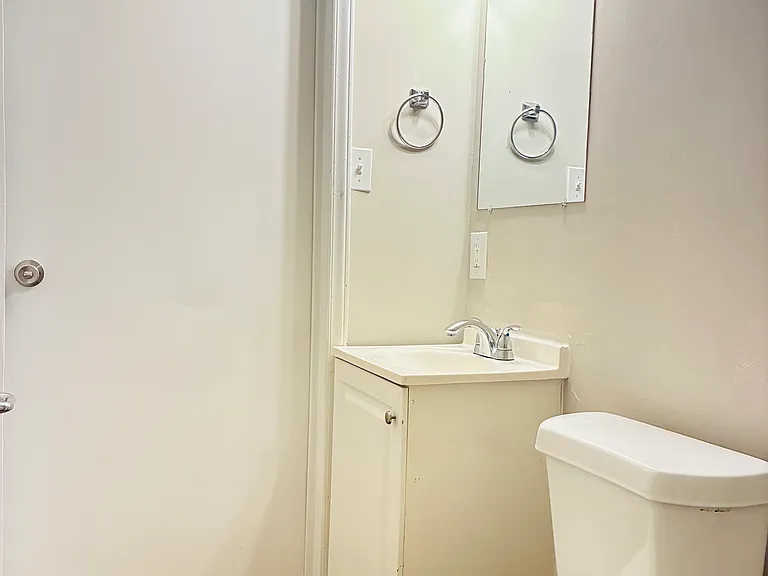 202 W Sullivan St — Photo 21