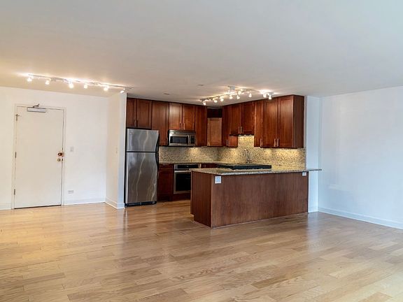 5th image of 850 N Dewitt Pl APT 10G