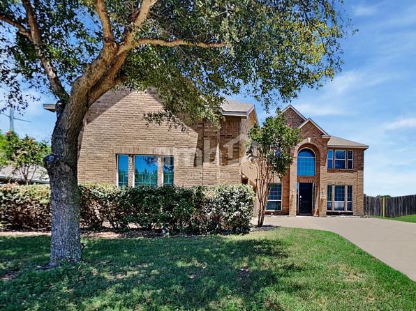 704 Rolling Hills Ln