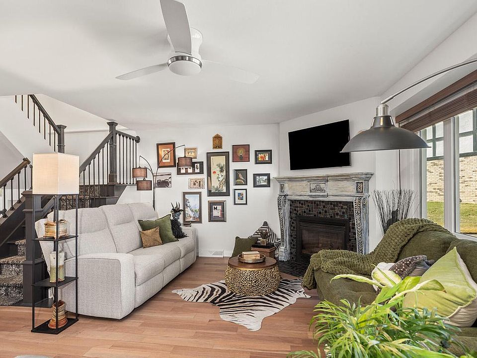 1st image of 5335 South Sutton PLACE