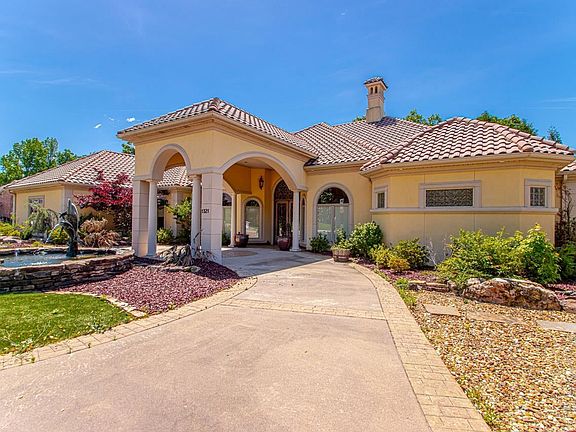 2nd image of 1321 Churchill Dr