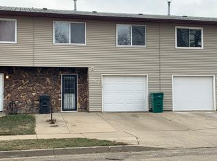 1032 Adobe Trl SE, Mandan, ND 58554