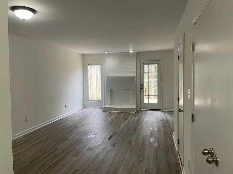 6909 Glendower Rd #B — Photo 18