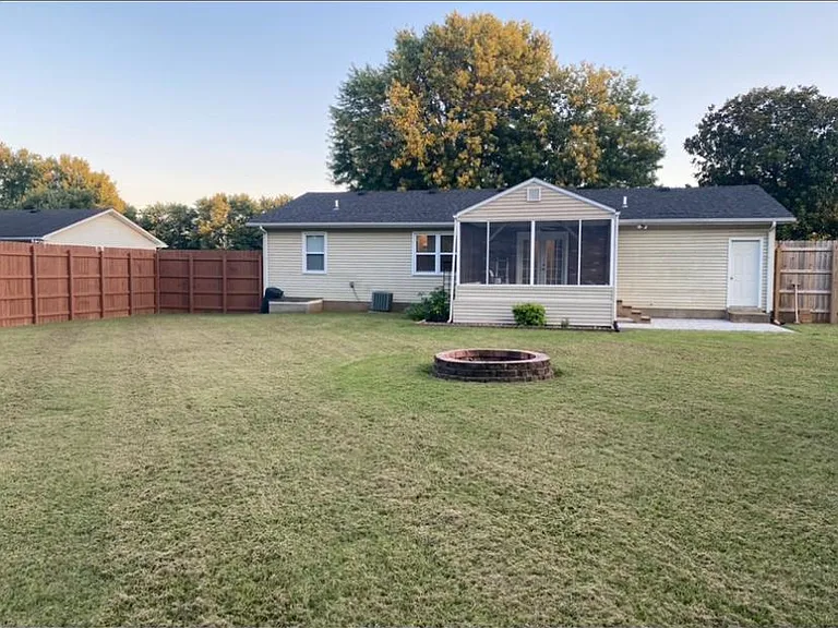 120 Pleasant Place Way — Photo 2