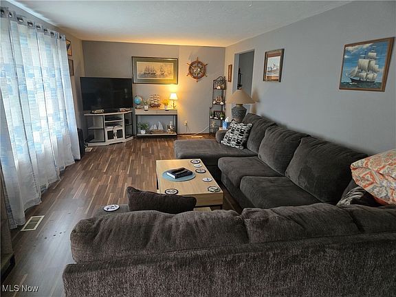 2nd image of 4036 Kenyon Ave