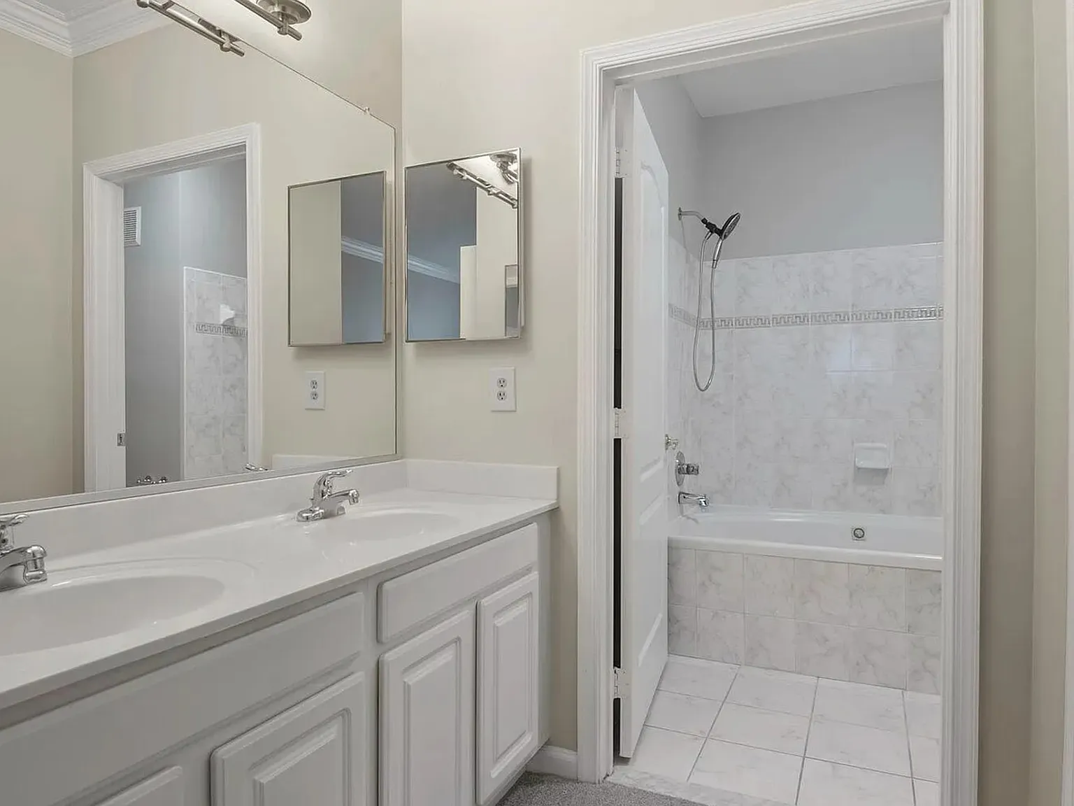 2 bed, 1232 sqft, $2,700 — Photo 4