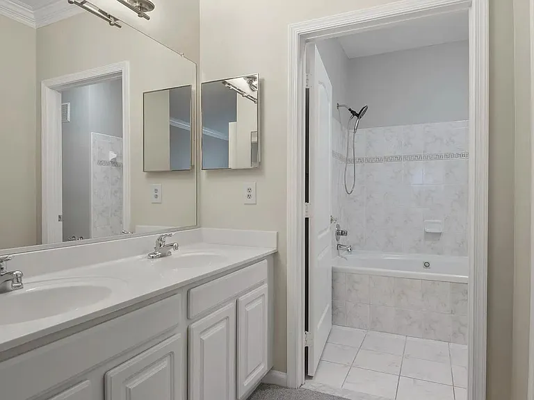 20901 Cedarpost Sq — Photo 4