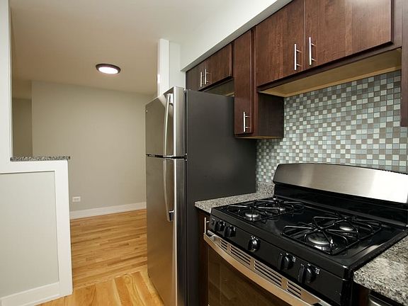 4th image of 696-96 Elm Pl #13