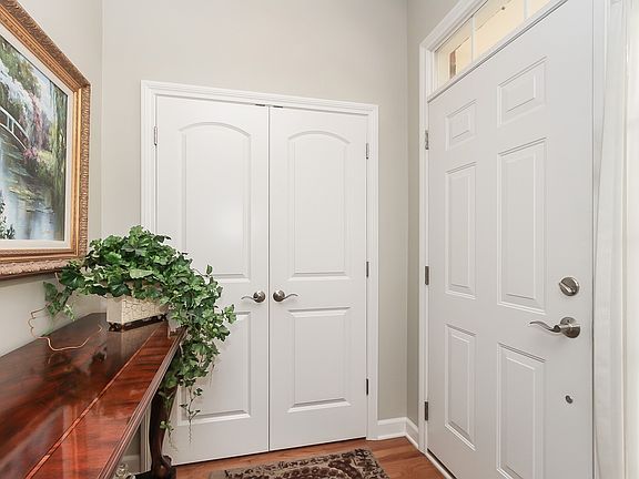 4th image of 322 Broadmoor Ln #322