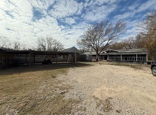 129 Mill Creek Dr, Weatherford, TX 76085