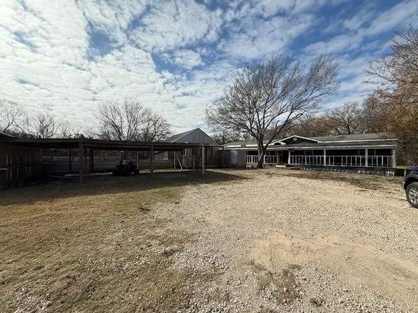 129 Mill Creek Dr, Weatherford, TX 76085