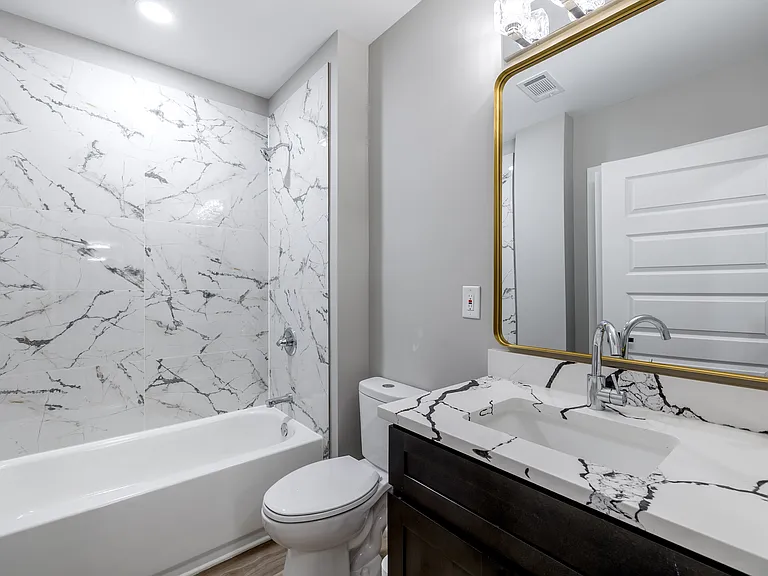 The Tucker Luxury Apartments — Photo 53