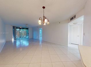 3300 W Rolling Hills Cir APT 302, Fort Lauderdale, FL 33328