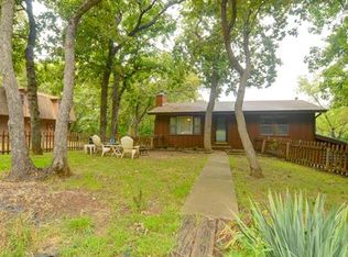 8890 Sycamore Ln, Ozawkie, KS 66070