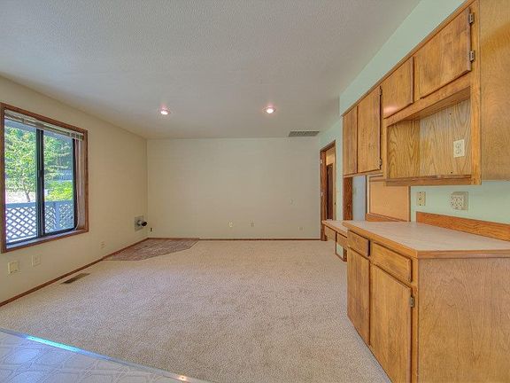 5th image of 22815 SE Lake Wilderness Dr S
