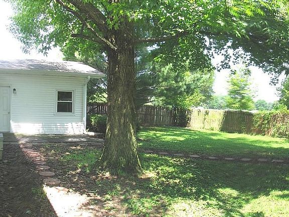 2nd image of 2201 Devonshire Dr