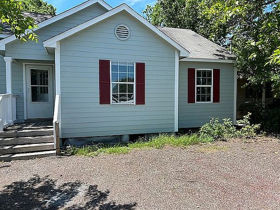 3rd image of 319 Avenue C