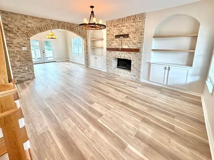 3 bed, 2.5 bath, 2300 sqft, $2,030 — Photo 2