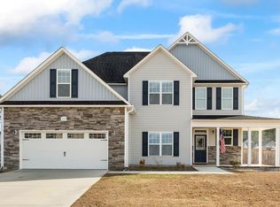 302 Breezeway Dr, Sneads Ferry, NC 28460