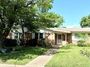 1974 Shelman Trl, Fort Worth, TX 76112