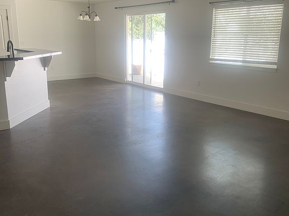 3rd image of 1840 Collyer Dr Unit A