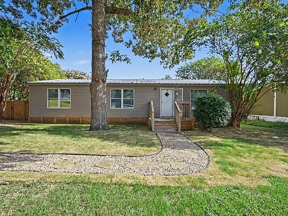 2nd image of 16306 Oaklane Trl