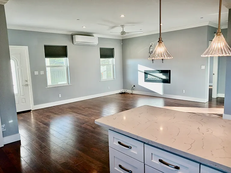 9055 Saint Elizabeth Ln — Photo 4