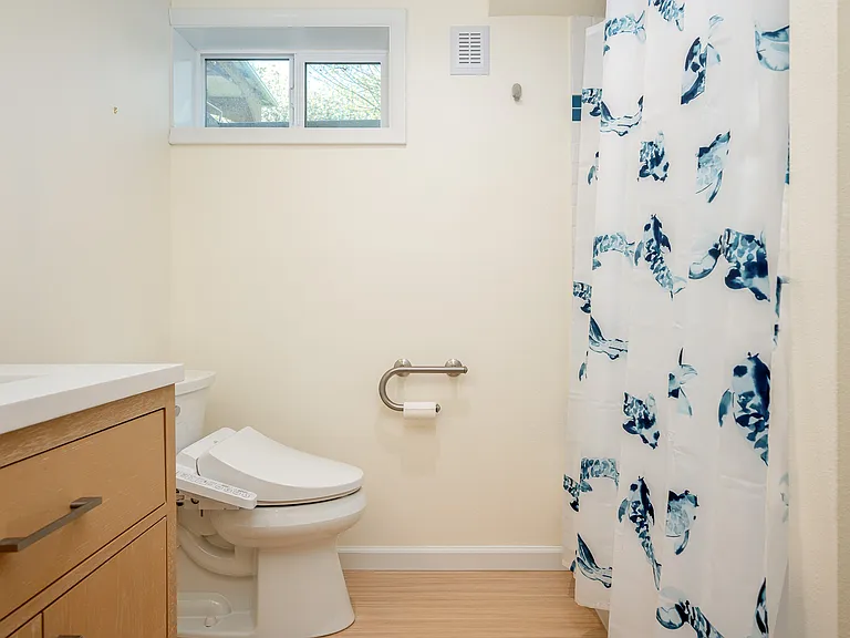8922 SE Market St — Photo 24