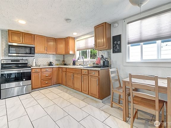 4th image of 2327 Harrison Avenue