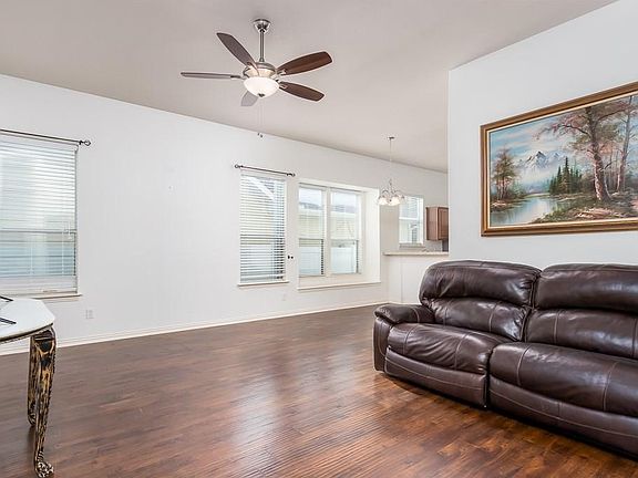3rd image of 9842 Birch Dr