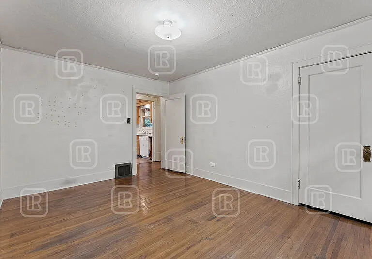 808 E Mission Ave — Photo 20