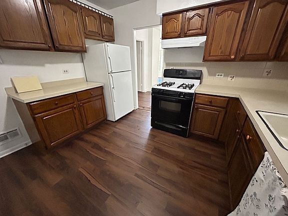 3rd image of 912 N 24th Ave