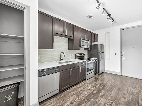 Axis 3700 Apartments in Plano, Texas