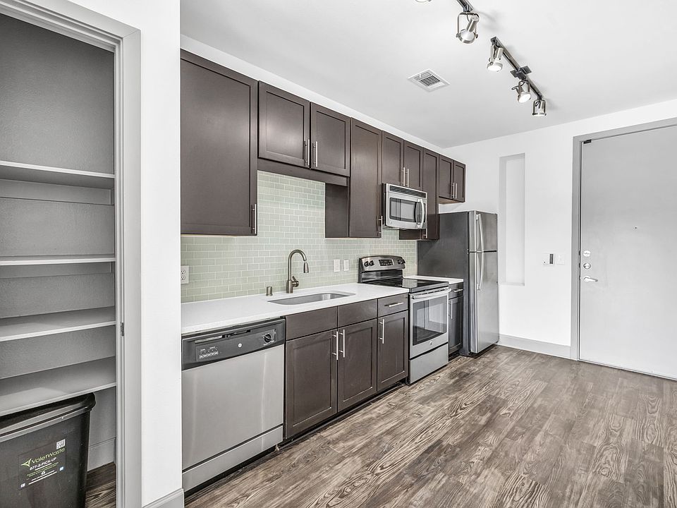 Axis 3700 Apartments in Plano, Texas