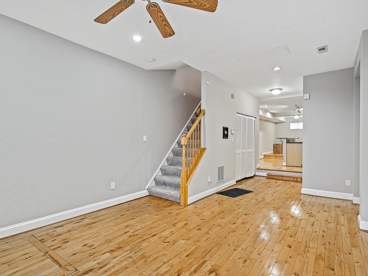 2 bed, 2.5 bath, 1480 sqft, $2,600 — Photo 2