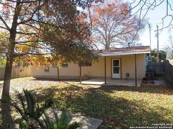 4th image of 147 Middlebury Dr