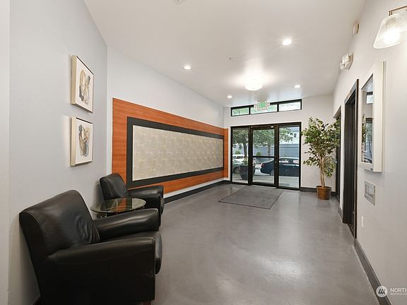 5th image of 1323 Boren Avenue #211