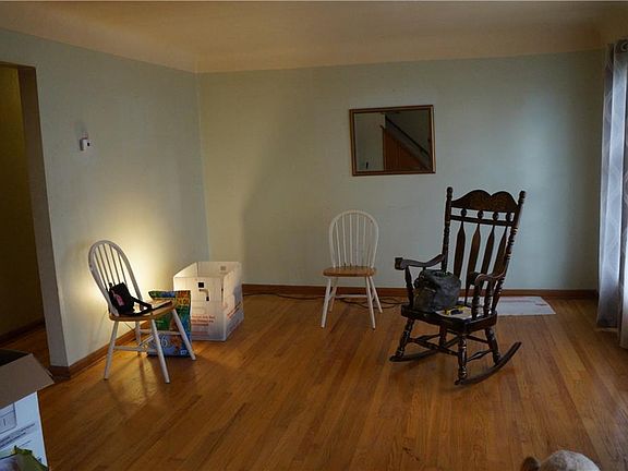 3rd image of 1016 Meadowlawn Blvd