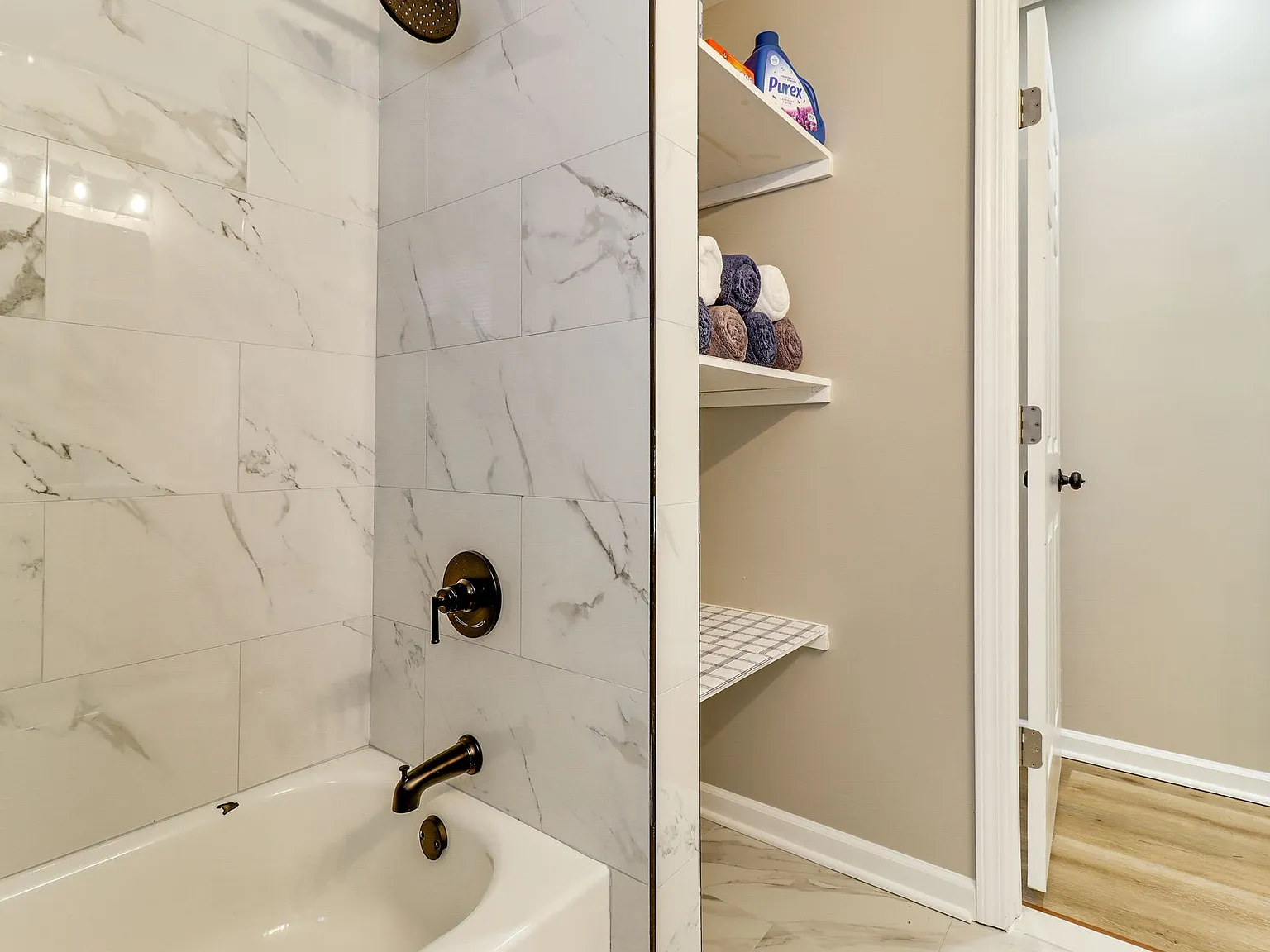 3 bed, 1314 sqft, $1,999 — Photo 4