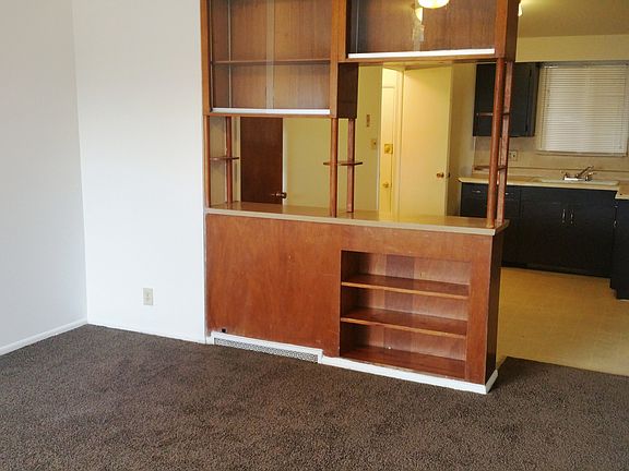 3rd image of 670 E Millcreek Way