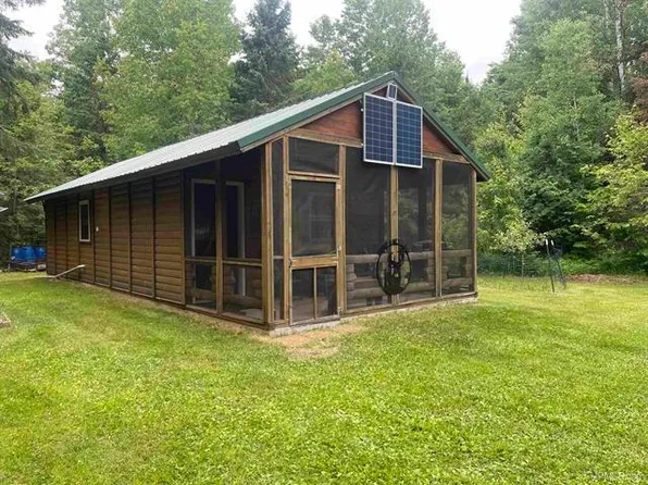 362 Highway M28, Wakefield, MI 49968