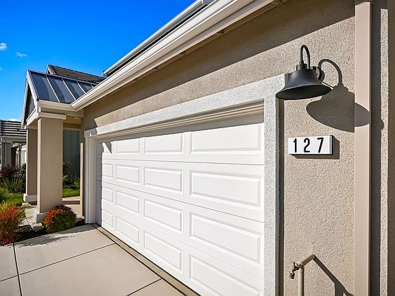 3rd image of 127 Bodega Dr