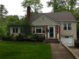 916 Glenwood Rd, West Hempstead, NY 11552