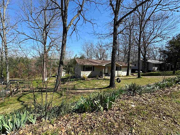 2nd image of 1000 Bambi Ln