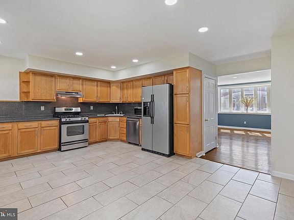 5th image of 11804 Basile Rd